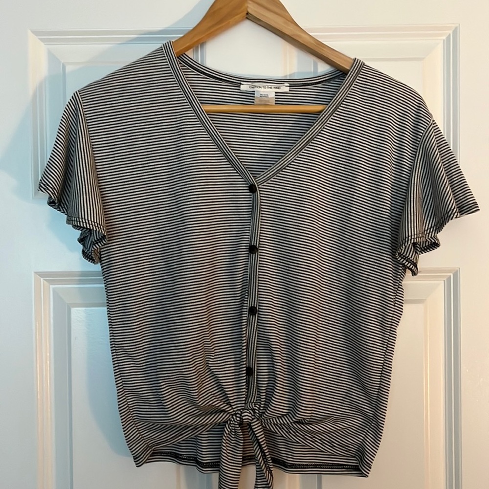 Short sleeve top